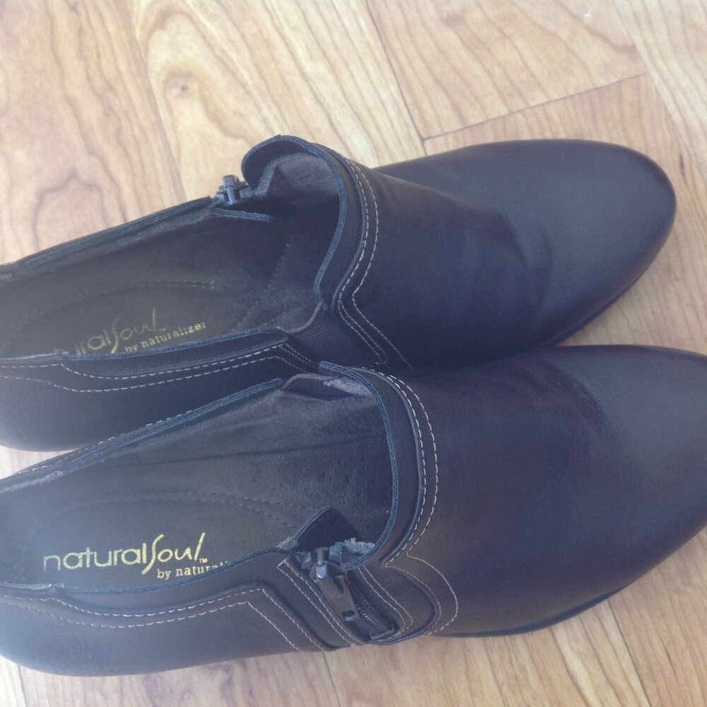 Women's Sz 8M Black Natural Soul Ankle Boots by Naturalizer